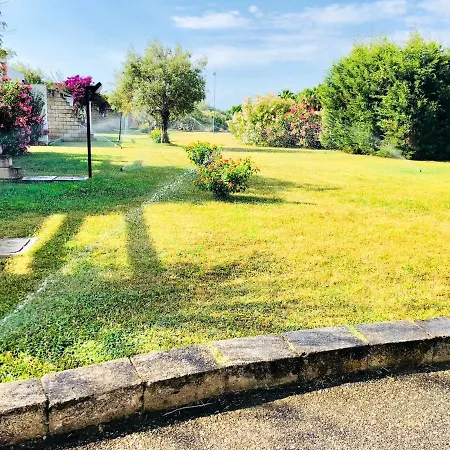 Club Esse Sunbeach فندق سكيلاتشي