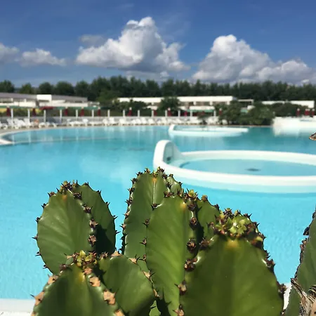Club Esse Sunbeach 4* スクイッラーチェ