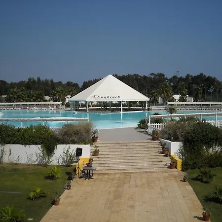 Club Esse Sunbeach فندق 4*