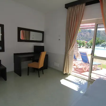 فندق Club Esse Sunbeach سكيلاتشي